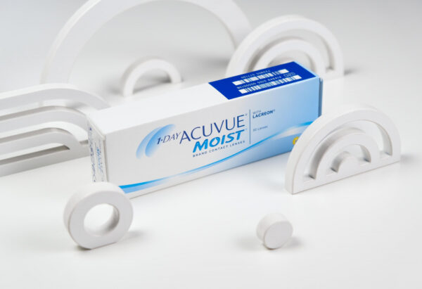 1-DAY ACUVUE® MOIST - Image 2
